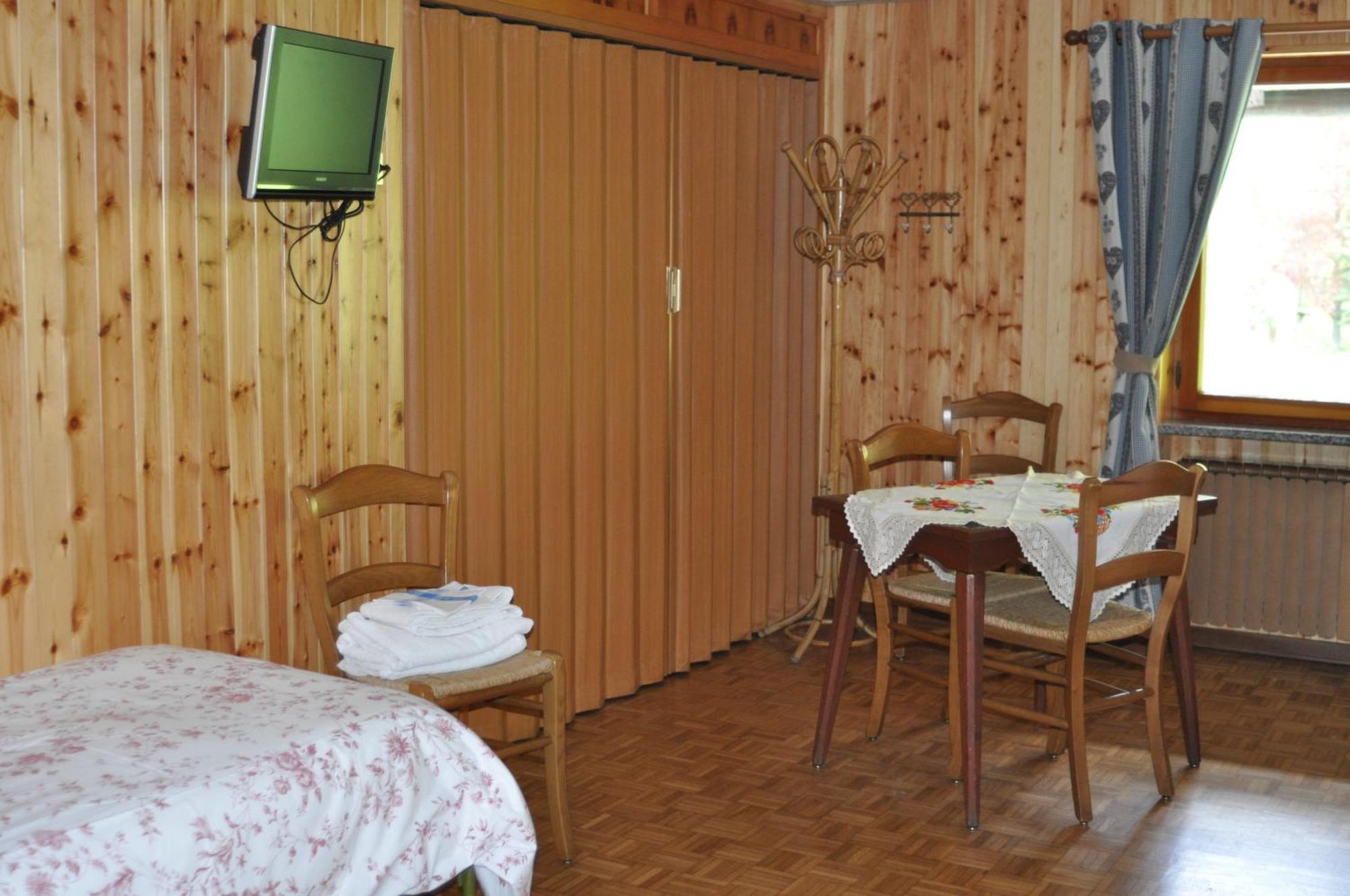 Hotel Flora Alpina Грессоне-Сен-Жан Номер фото