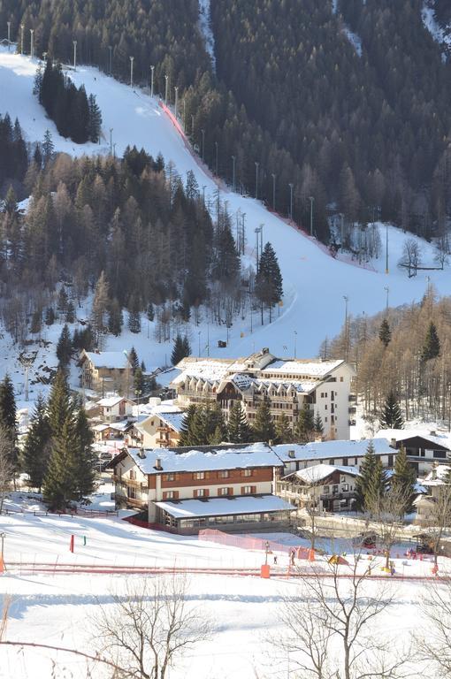 Hotel Flora Alpina Грессоне-Сен-Жан Экстерьер фото
