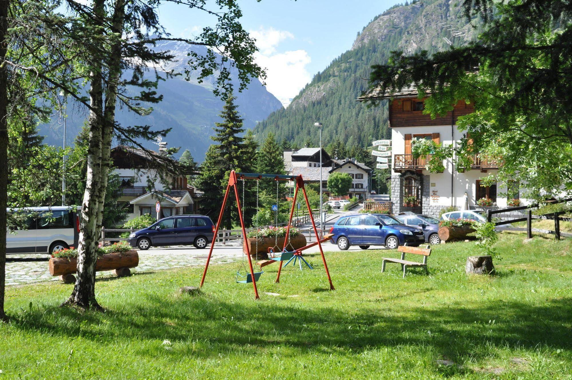 Hotel Flora Alpina Грессоне-Сен-Жан Экстерьер фото