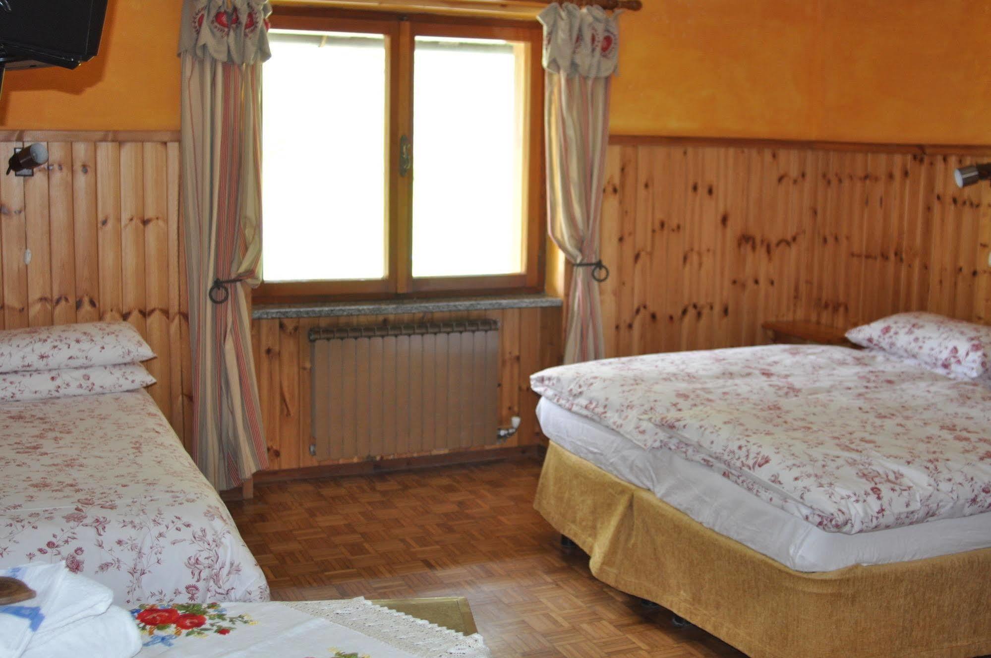 Hotel Flora Alpina Грессоне-Сен-Жан Экстерьер фото